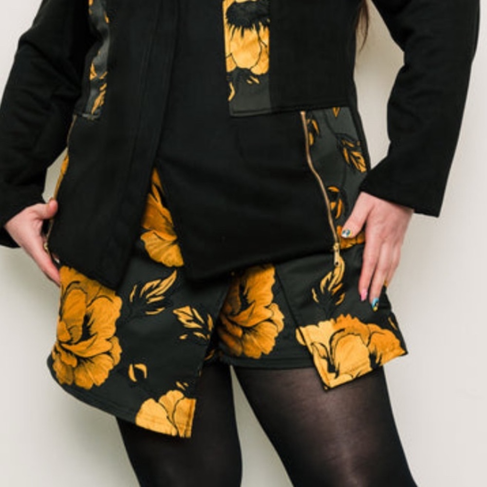 NEW Yellow Pagliacci skort Size M byVINNIK